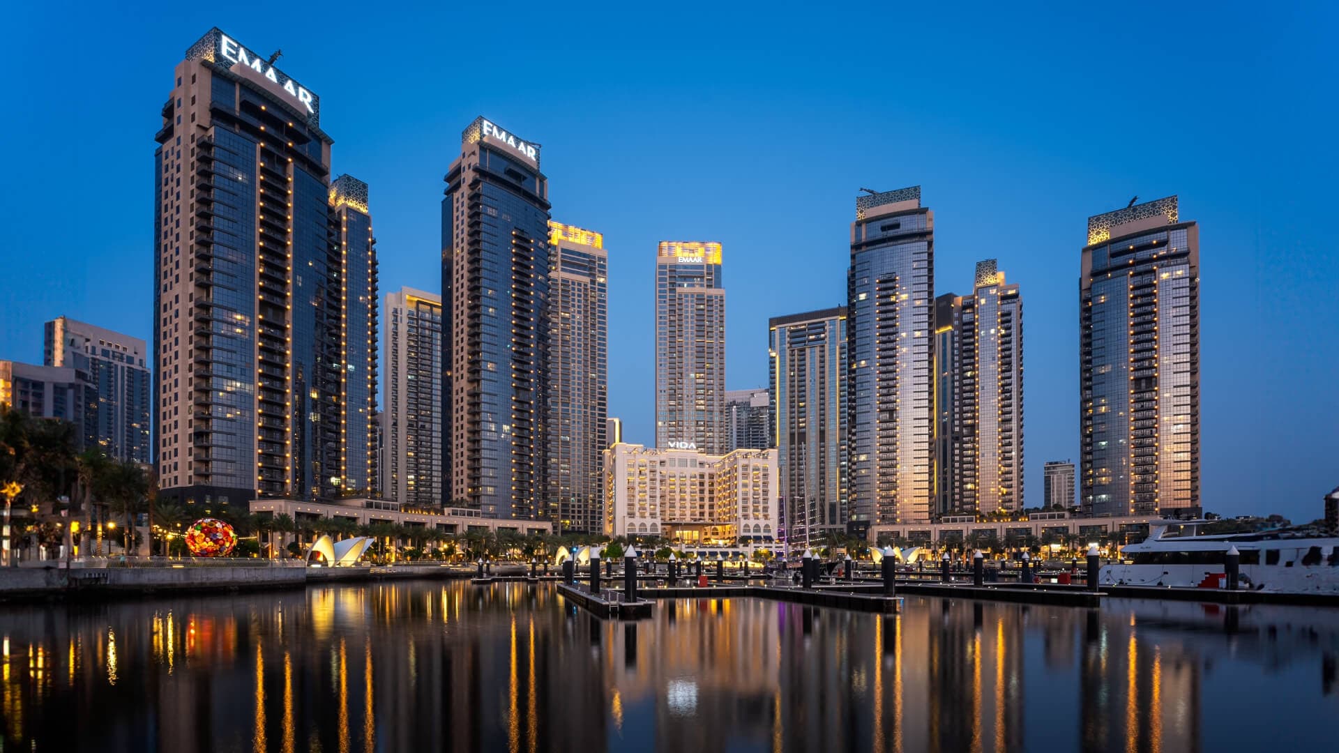 Best Communities in Dubai: How Real Estate Brokers like H&S Real Estate Add Value